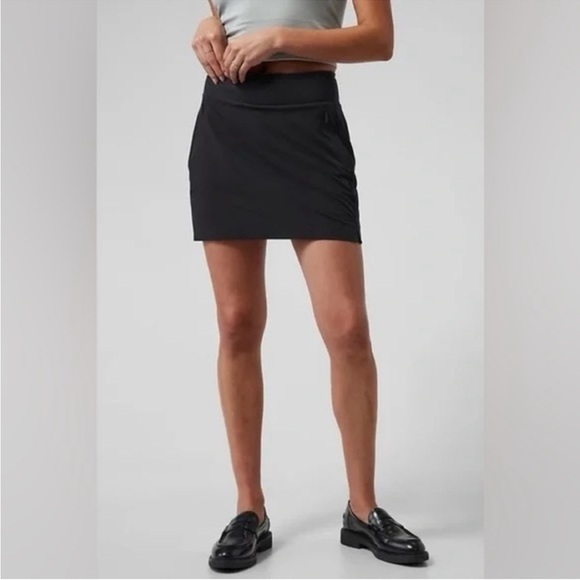 Athleta SoHo Skort size 6 - Picture 1 of 12